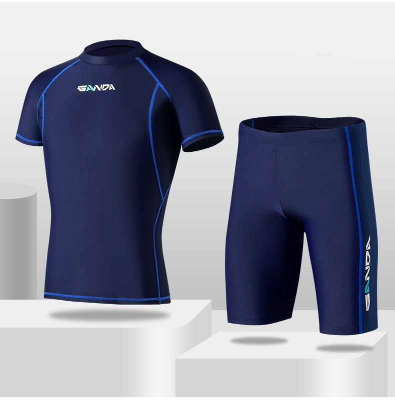 Bộ đồ bơi nam YUKE áo cộc tay quần bơi lửng dài tới gối 873 Xanh - ProSwim.vn