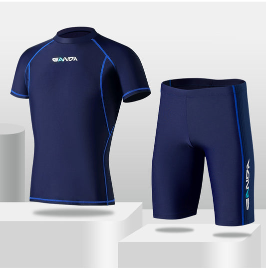 Bộ đồ bơi nam YUKE áo cộc tay quần bơi lửng dài tới gối 873 Xanh