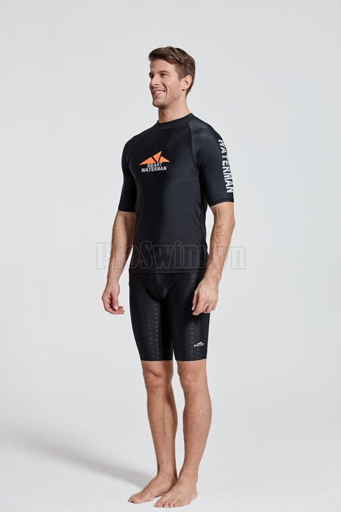 Áo Bơi Nam Cộc Tay Chống Nắng Chống UV Sbart D763 Den - ProSwim.vn